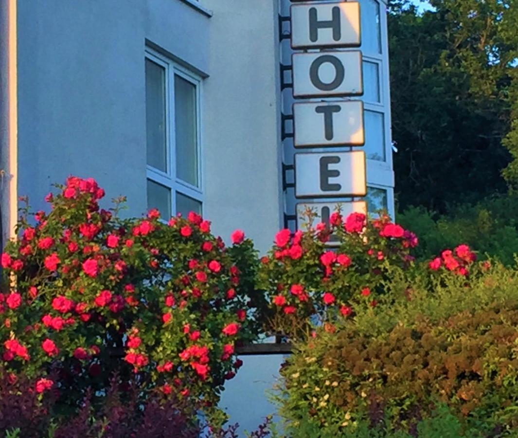 Hotel Garni Am Schaefersberg Niedernhausen Esterno foto