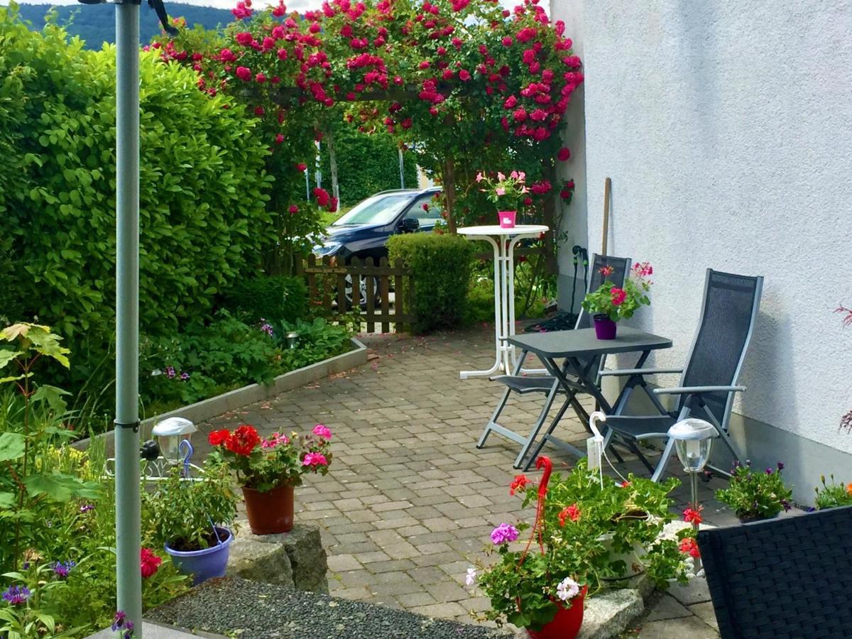Hotel Garni Am Schaefersberg Niedernhausen Esterno foto