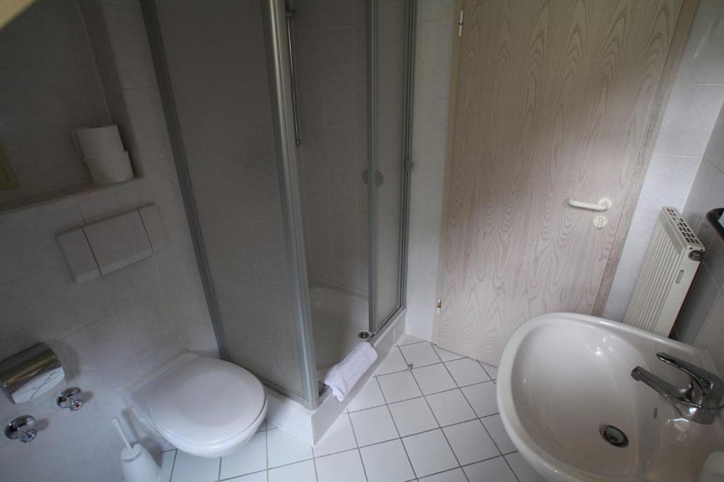 Hotel Garni Am Schaefersberg Niedernhausen Esterno foto