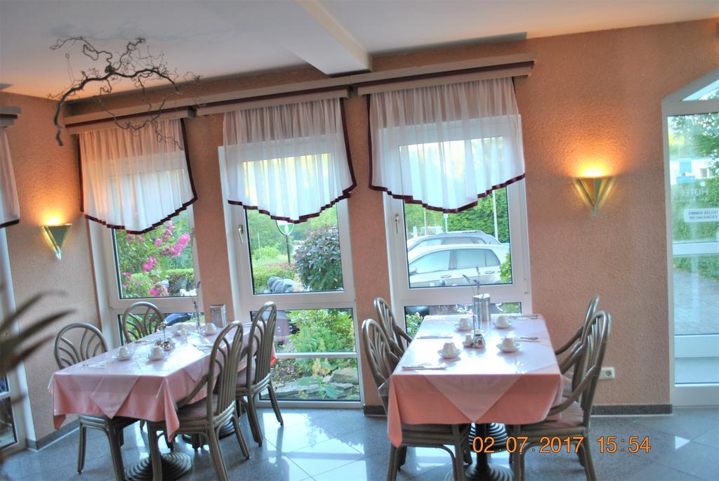 Hotel Garni Am Schaefersberg Niedernhausen Esterno foto