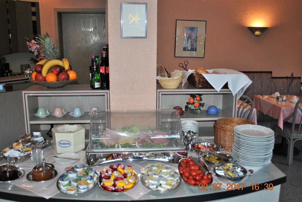 Hotel Garni Am Schaefersberg Niedernhausen Esterno foto