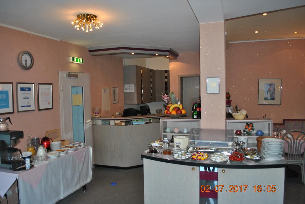 Hotel Garni Am Schaefersberg Niedernhausen Esterno foto