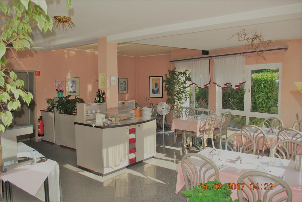 Hotel Garni Am Schaefersberg Niedernhausen Esterno foto